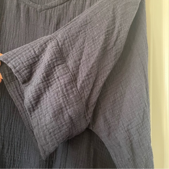 C&C California navy oversized beachy top size L - Picture 3 of 4